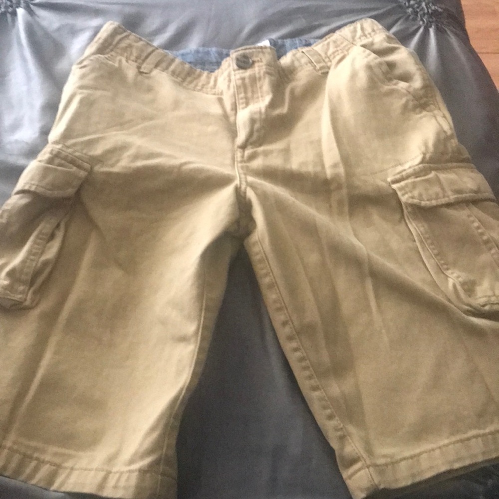 BOYS KHAKI SHORTS!